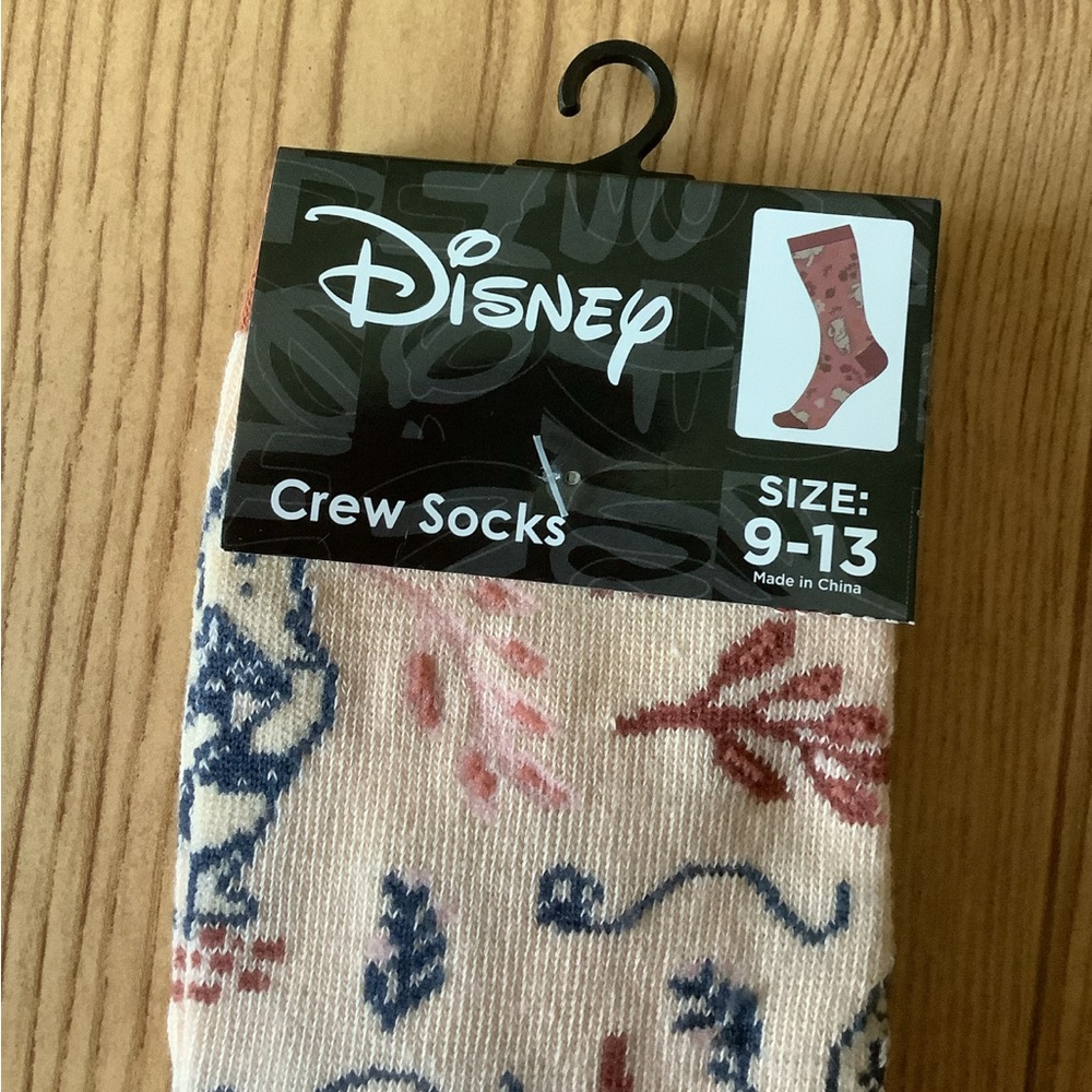 NWT. 2Pairs Popular Crew Socks. Size 9-13 - Picture 4 of 6